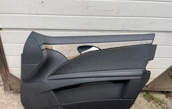 Mercedes-Benz E W211 Front door card panel trim A2117208667 00009F35 7696230