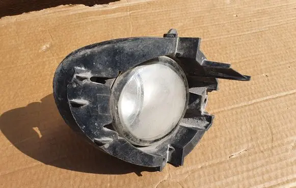Toyota Avensis T270 Front fog light 812200D041 5212805080