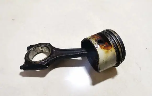 Opel Corsa B Piston with connecting rod