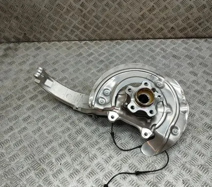 BMW X6 G06 Front wheel hub 6876656