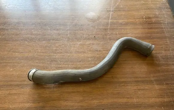 Volkswagen Golf III Engine coolant pipe/hose