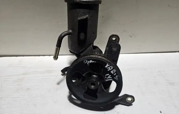 Toyota Yaris Power steering pump