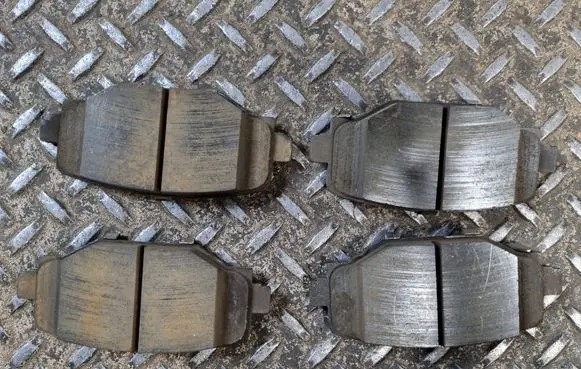 Jeep Grand Cherokee WL Brake pads (rear) 