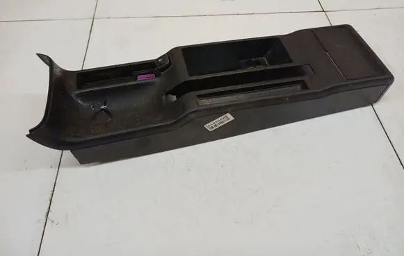 Volkswagen PASSAT B5 Center console 3B0863319