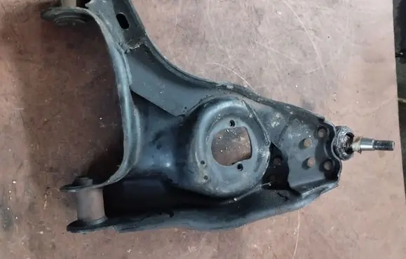 Dodge Durango I Front lower control arm/wishbone 52106116AA