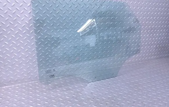 Citroen C4 III e-C4 Rear door window glass 9832845480