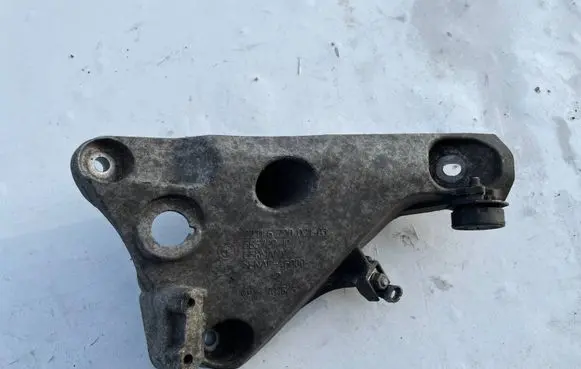 BMW X5 E70 Engine mounting bracket 6790021 68572910 ENAC46000