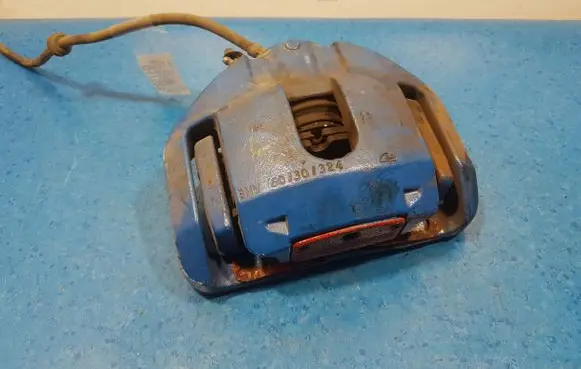 BMW 7 E38 Front brake caliper