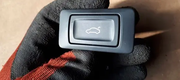 Audi A7 S7 4G Tailgate/boot open switch button 4G0959831A
