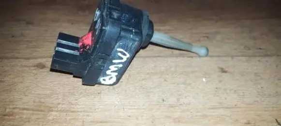 Headlight level adjustment motor