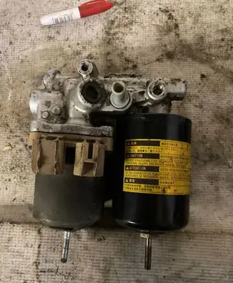 Toyota Prius (XW30) Master brake cylinder