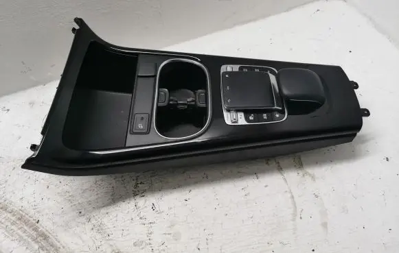 Mercedes-Benz A W177 Center console