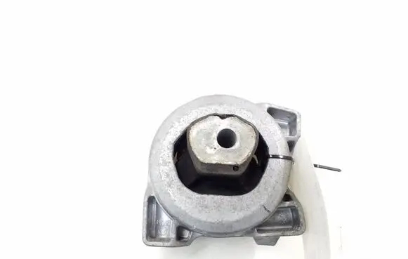 Mercedes-Benz A W169 Engine mount bracket A1692400518