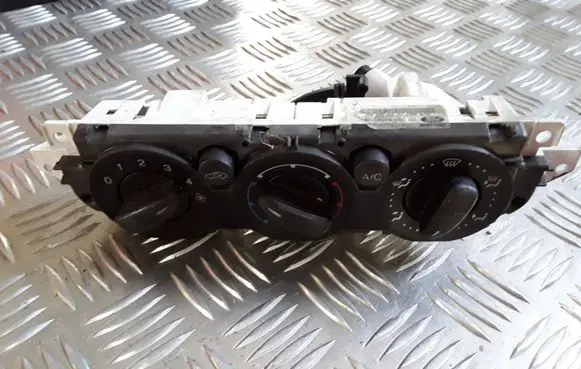 Ford Focus Climate control unit 3M5T19960AD 69607320