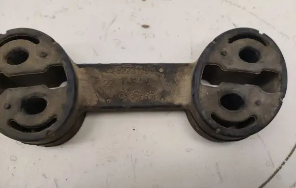 Chevrolet Camaro Muffler mount bracket/holder 92231199