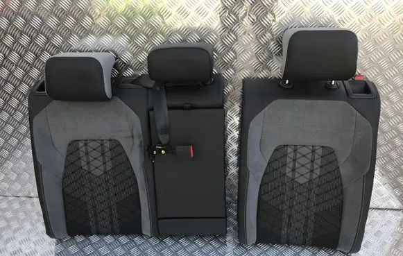 Volkswagen Golf VIII Second row seats 