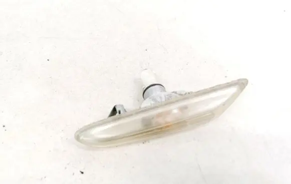 BMW 3 E46 Front fender indicator light 69113715 6911371-5