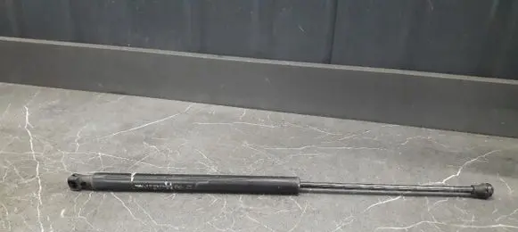 Peugeot 207 Tailgate strut 8731L7