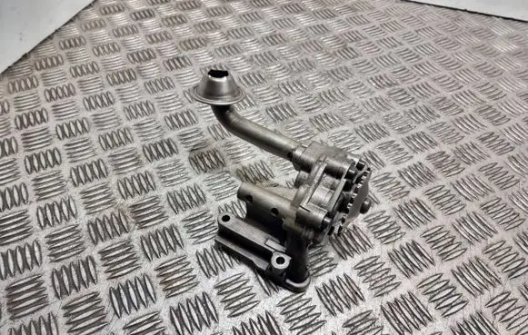 Volkswagen Touran I Oil pump 038115105C 050205