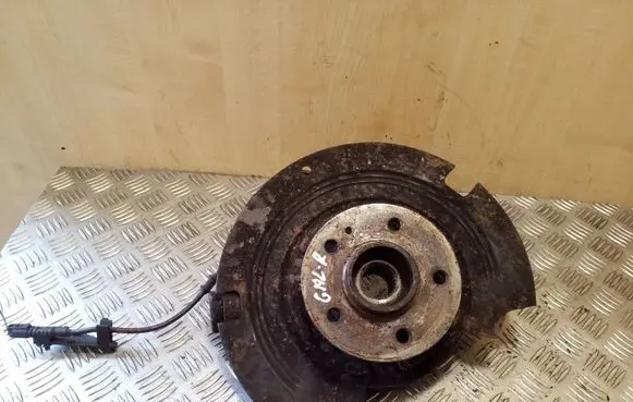 Mercedes-Benz ML W163 Rear wheel hub