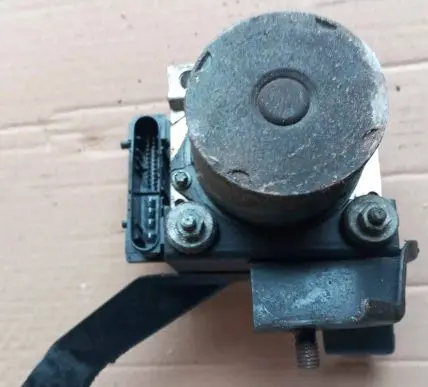 Toyota Avensis T250 ABS Pump 476L2070604085