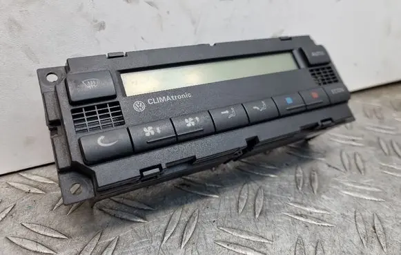 Volkswagen PASSAT B5.5 Climate control unit