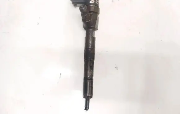 Opel Zafira B Fuel injector 0445110243 2303