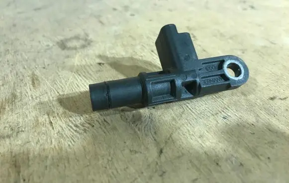 Camshaft position sensor