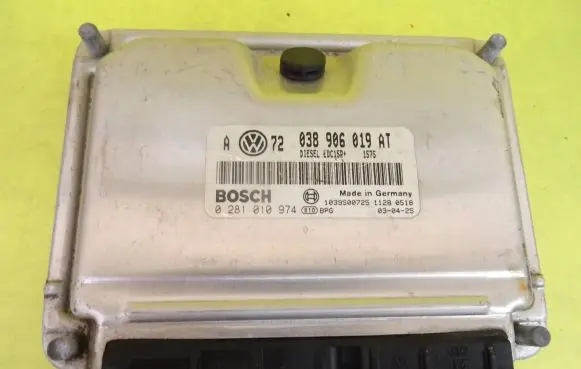 Volkswagen Golf IV Engine control unit/module 038906019AT 0281010974