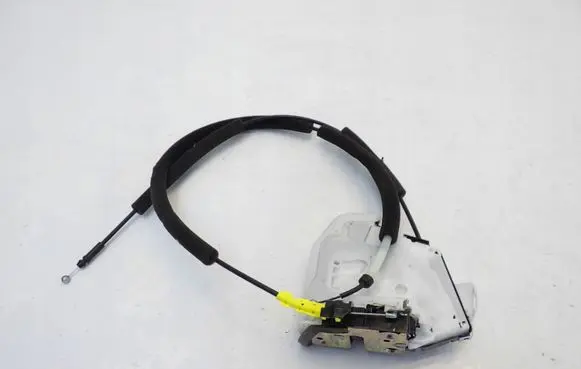 Nissan Qashqai J12 Rear door lock 8250060E0A