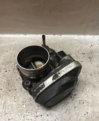 Volkswagen Golf V Throttle valve A2C53093430 06A133062AT