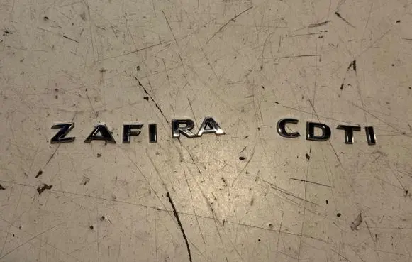 Opel Zafira C Rear loading door model letters