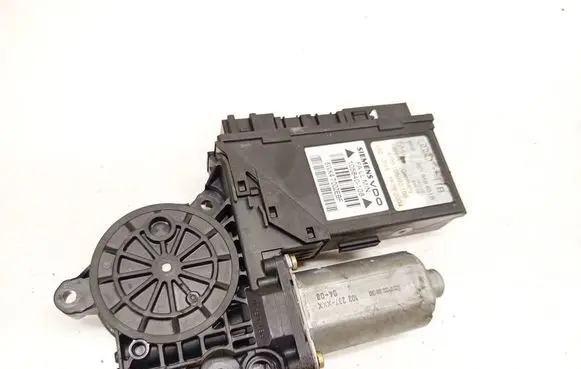 Audi A4 S4 B6 8E 8H Front door window regulator motor 0130821765