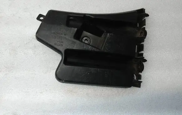 Volvo S60 Front bumper mounting bracket 30796626