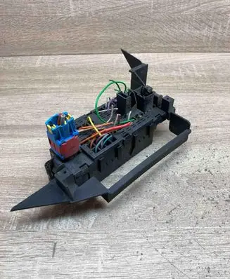 Peugeot 406 Fuse module 9635518180 189028
