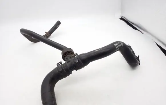 Volkswagen Jetta VI Engine coolant pipe/hose 5C0122157K