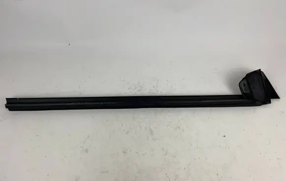 Tesla Model 3 Door glass trim 109049600E 109049500E