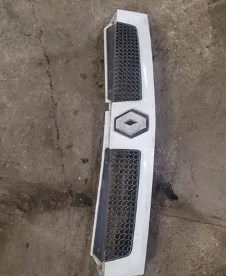Renault Master II Front bumper upper radiator grill