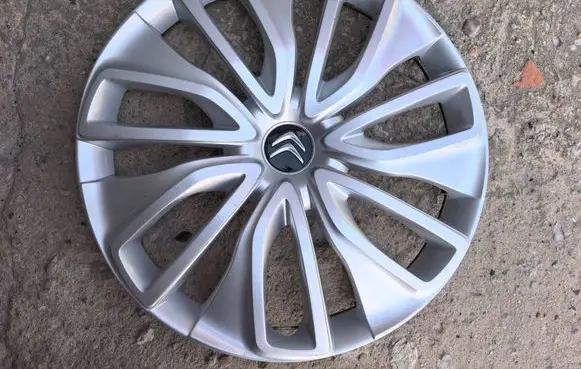Citroen C4 II Picasso R16 wheel hub/cap/trim 9677427377
