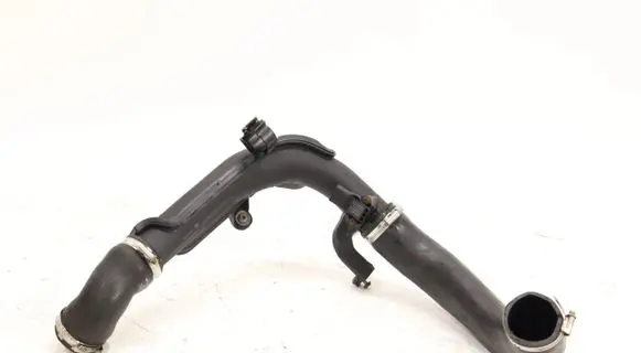 Coolant pipe/hose