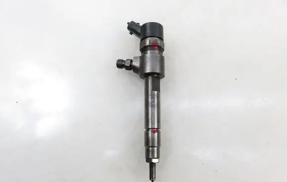 Opel Zafira B Fuel injector 0445110165
