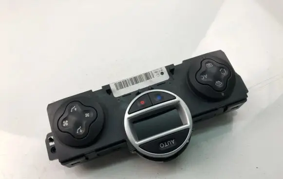 Renault Clio III Interior fan control switch 8200296683
