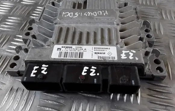 Renault Megane II Engine control unit/module 8200565863 S122326109A 8200592611