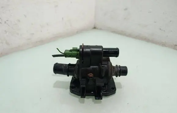 Citroen C3 Thermostat housing 641522380C 0027100D 0027101