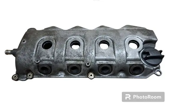 Nissan X-Trail T30 Rocker cam cover 