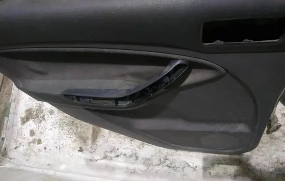 Ford C-MAX I Rear door card panel trim 