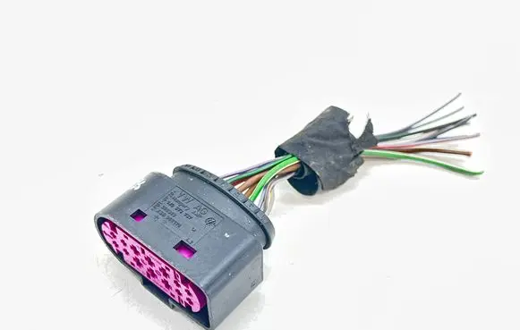 Audi A4 S4 B8 8K Headlight/headlamp wiring loom/harness 1J0973737