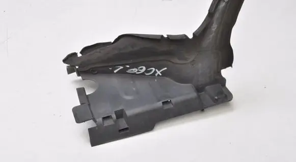 Volvo XC60 Intercooler air channel guide 31294172