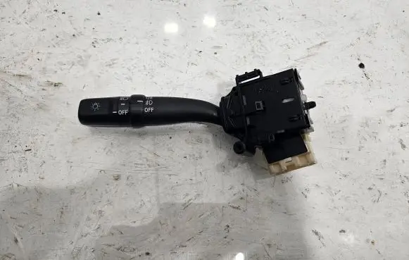 Toyota Corolla Verso AR10 Indicator stalk 173650