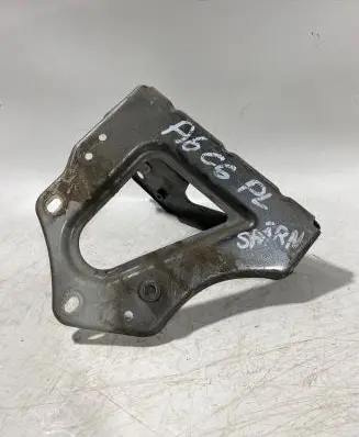 Audi A6 S6 C6 4F Front splash guards bracket 4f0821136a